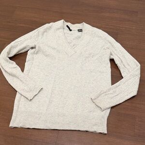 Isda & Co Chic V-Neck cashmere Sweater for Women